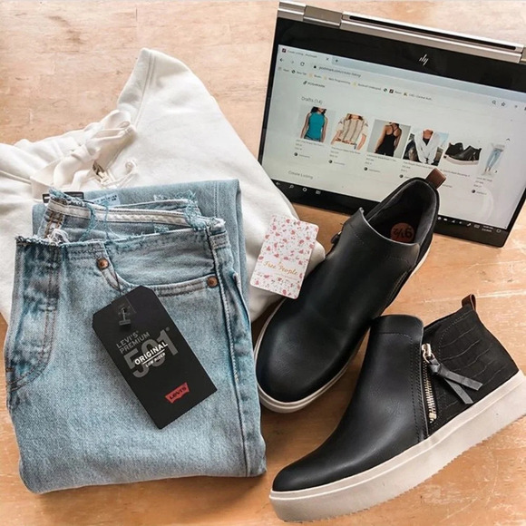 h e l l o • e v e r y o n e - Picture 5 of 8